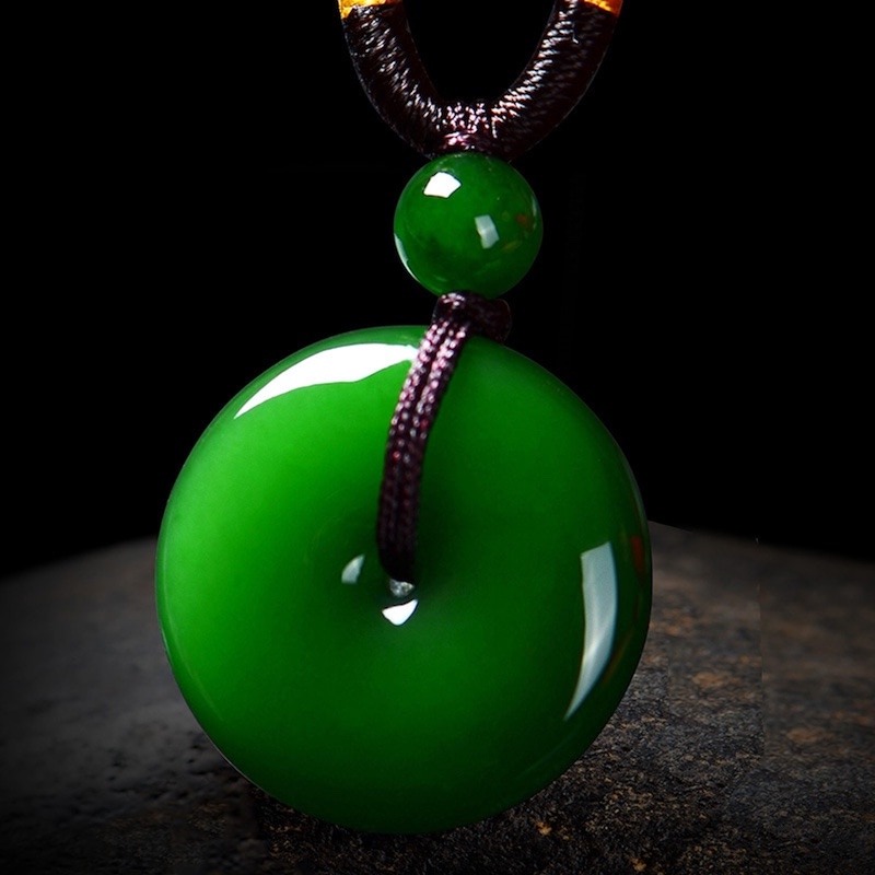 Collar Amuleto de Jade